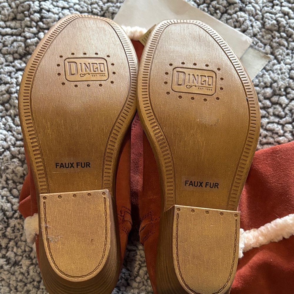 Dingo Red Suede Boots with White Fur Trim - Picture 4 of 4
